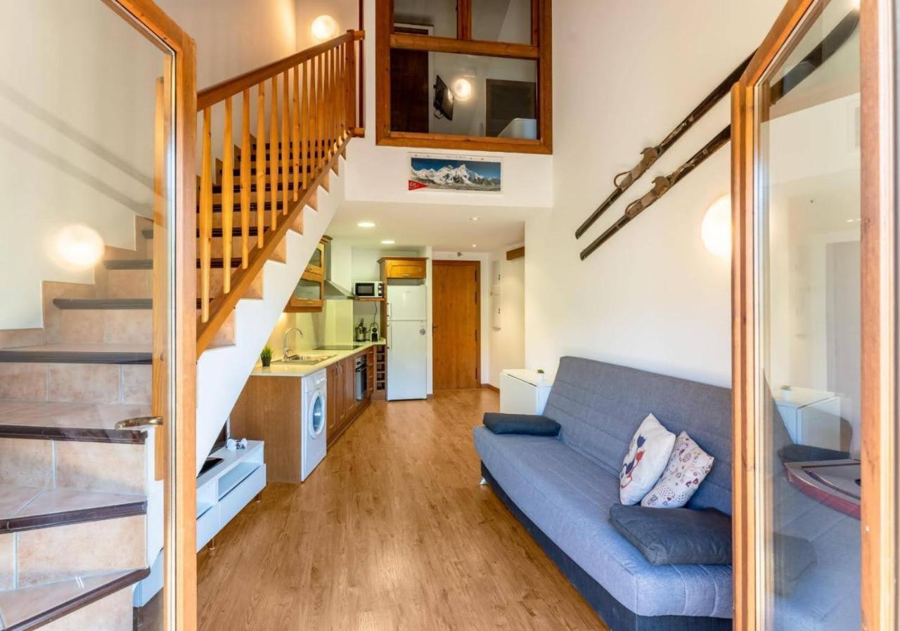 Apartamentsaloriaburg Farrera 外观 照片