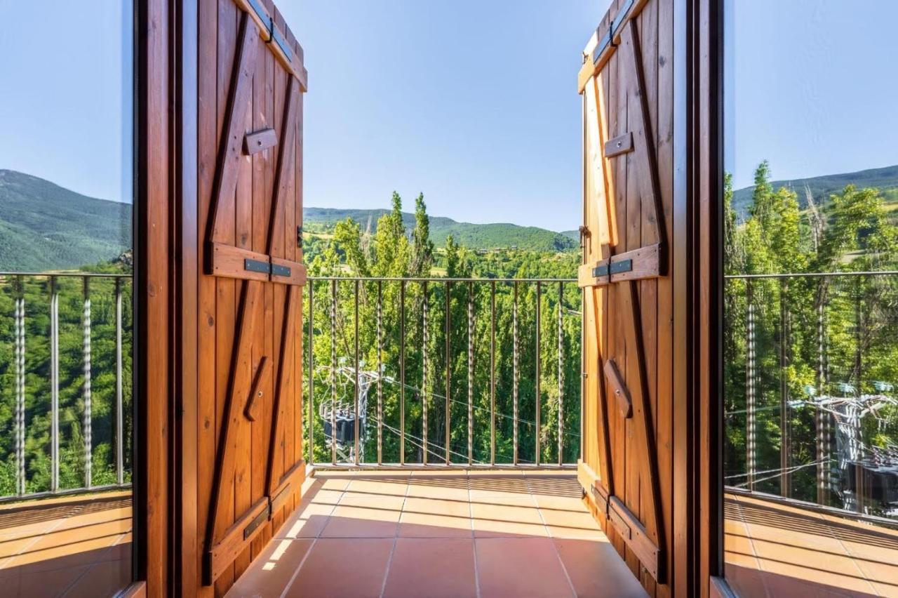 Apartamentsaloriaburg Farrera 外观 照片