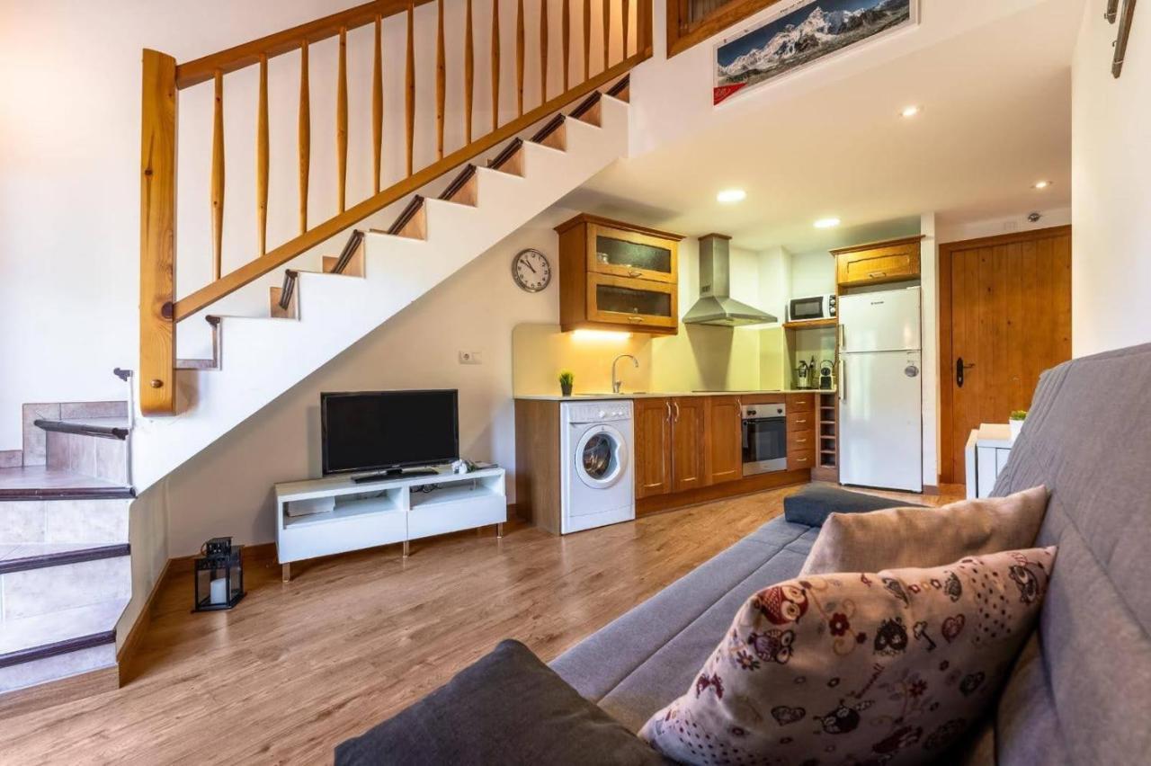 Apartamentsaloriaburg Farrera 外观 照片