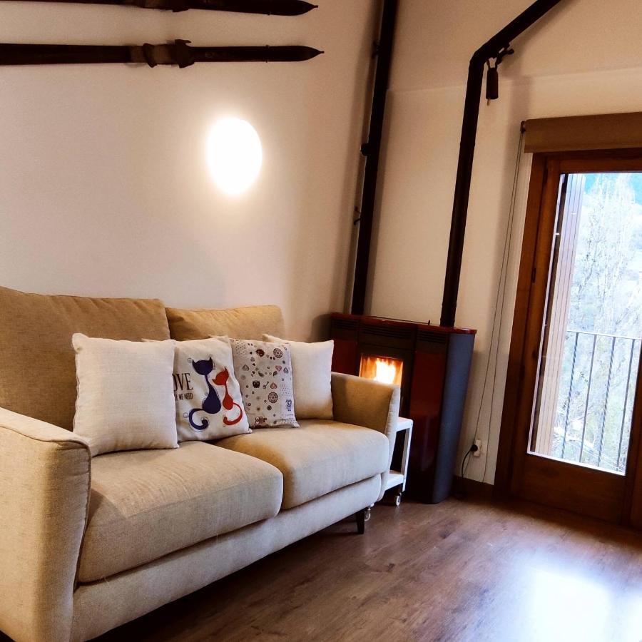 Apartamentsaloriaburg Farrera 外观 照片